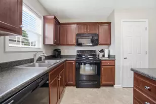 1728 Hunters Ridge Dr, Troy, OH 45373 - Photo 15