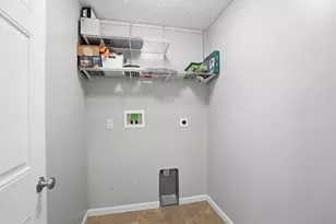 1728 Hunters Ridge Dr, Troy, OH 45373 - Photo 23