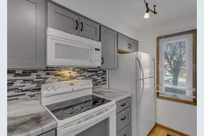 2371 Parkview Drive, Grove City, OH 43123 - Photo 7