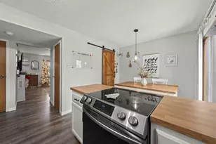 696 Keys View Ct, Columbus, OH 43085 - Photo 7