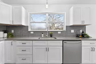 5561 Walnut View Blvd, Columbus, OH 43230 - Photo 9