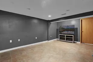 6110 Parkglen Rd, Galloway, OH 43119 - Photo 25