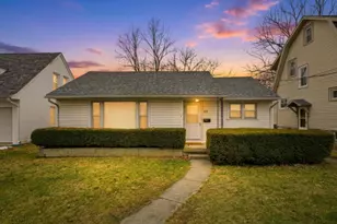 223 Forest Lawn Blvd, Marion, OH 43302 - Photo 1