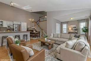 690 W Maple St, Granville, OH 43023 - Photo 5