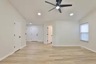 989 Lavender Ln, Columbus, OH 43207 - Photo 5