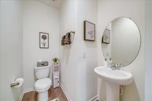 1518 Forbes Ave, Columbus, OH 43228 - Photo 9