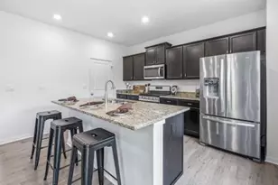 1518 Forbes Ave, Columbus, OH 43228 - Photo 9