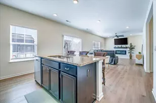 1518 Forbes Ave, Columbus, OH 43228 - Photo 13