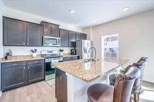 1518 Forbes Ave, Columbus, OH 43228 - Photo 3