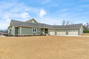 384 Olive Ct, Sunbury, OH 43074 - Photo 3