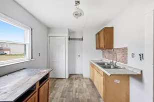 14 N Freeman St, Springfield, OH 45503 - Photo 11