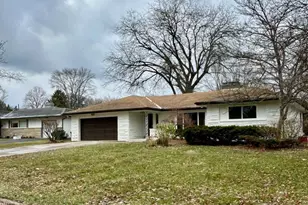 2956 Castlewood Rd, Columbus, OH 43209 - Photo 1