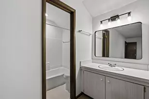 4554 Sandringham Dr, Upper Arlington, OH 43220 - Photo 17