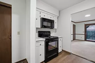 4554 Sandringham Dr, Upper Arlington, OH 43220 - Photo 11