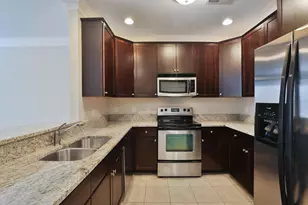 960 Perry St, Columbus, OH 43215 - Photo 3