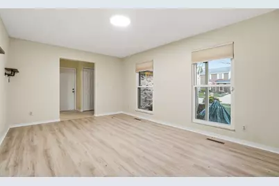 2800 Amana Court, Columbus, OH 43235 - Photo 3