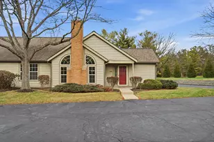 202 Deer Cross Ln, Powell, OH 43065 - Photo 1
