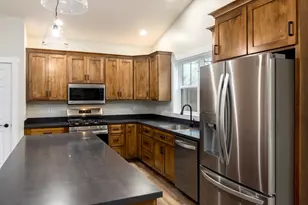 210 Woodlawn Cir, Howard, OH 43028 - Photo 5