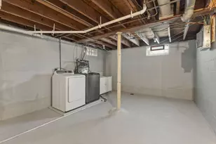 3040 Crescent Dr, Columbus, OH 43204 - Photo 35