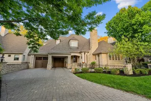 3450 River Rhone Ln, Columbus, OH 43221 - Photo 5