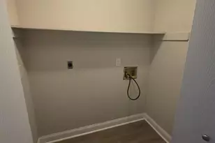 7871 Thornfield Ln, Columbus, OH 43235 - Photo 7