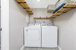 412 E Oakland Ave, Columbus, OH 43202 - Photo 29