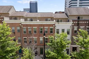 93 W Town St, Columbus, OH 43215 - Photo 1