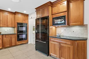 2411 Lytham Rd, Upper Arlington, OH 43220 - Photo 13