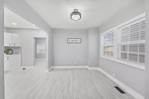 225 S Highland Ave, Columbus, OH 43223 - Photo 9