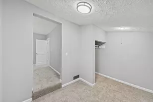 225 S Highland Ave, Columbus, OH 43223 - Photo 25