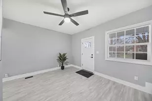 225 S Highland Ave, Columbus, OH 43223 - Photo 5