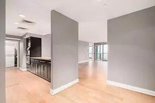 1 Miranova Pl, Columbus, OH 43215 - Photo 9