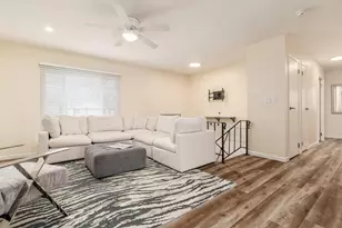 597 Knights Ave, Columbus, OH 43230 - Photo 5