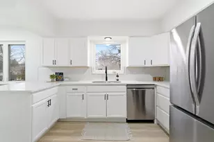 1379 Crestwood Ave, Columbus, OH 43227 - Photo 7