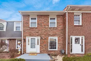 634 Dlyn St, Columbus, OH 43228 - Photo 1