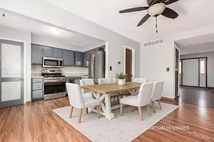 634 Dlyn St, Columbus, OH 43228 - Photo 9