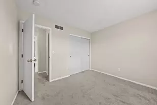 369 Chatterly Ln, Columbus, OH 43207 - Photo 17