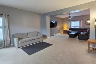 7860 Headwater Dr, Blacklick, OH 43004 - Photo 3