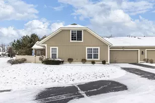 330 Bear Woods Dr, Powell, OH 43065 - Photo 3