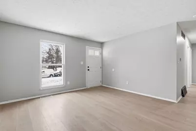 2526 Queenswood Drive, Columbus, OH 43219 - Photo 9