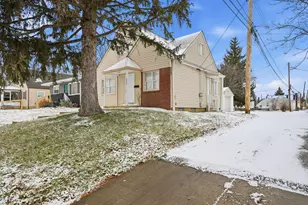 1362 Clinton St, Columbus, OH 43211 - Photo 3