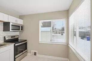 1362 Clinton St, Columbus, OH 43211 - Photo 13