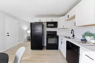 577 Barcher Rd, Columbus, OH 43207 - Photo 13