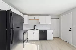 577 Barcher Rd, Columbus, OH 43207 - Photo 15