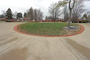 745 Highland Dr, Columbus, OH 43214 - Photo 3