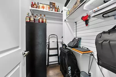 286 Neruda Avenue, Columbus, OH 43215 - Photo 21