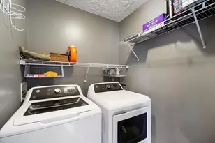 5710 English Rose Dr, Galloway, OH 43119 - Photo 13