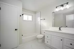 3391 Compton Dr, Columbus, OH 43219 - Photo 15