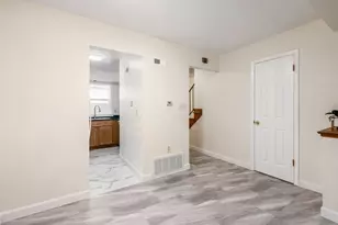 1295 Woodbrook Ln, Columbus, OH 43223 - Photo 9