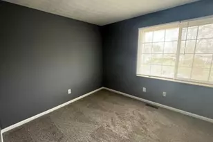 5570 Maple Canyon Ave, Columbus, OH 43229 - Photo 9